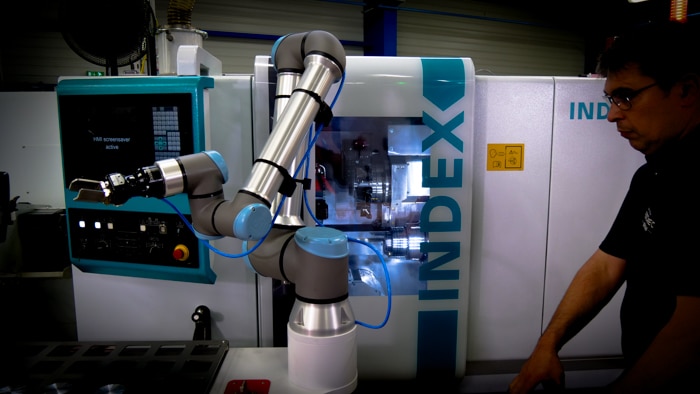 Installation d'un cobot sur un centre d'usinage